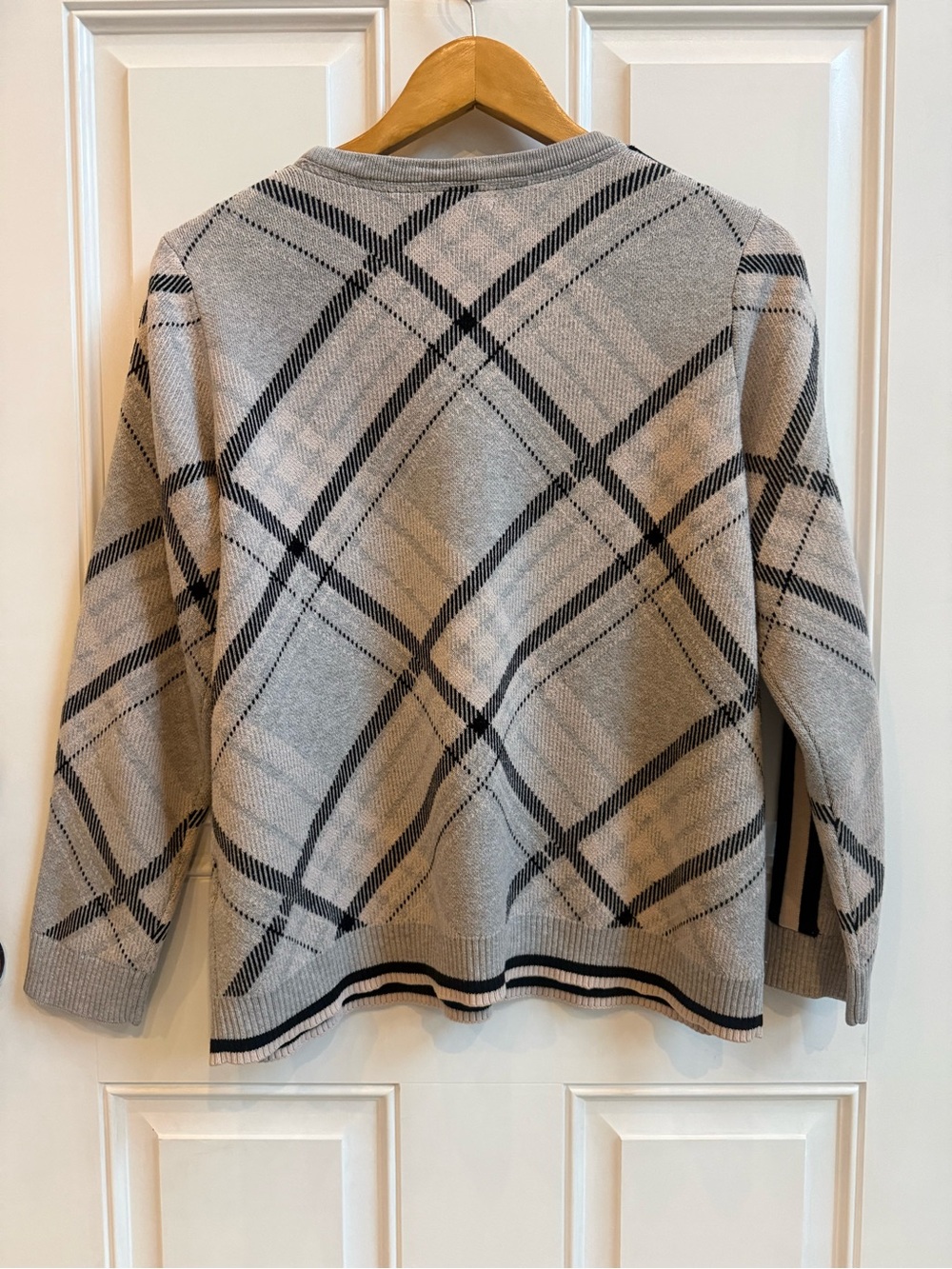 Women’s Ice Gray Argyle Plaid Knit Crewneck Varsity Sweater Acadamia - Picture 2 of 7